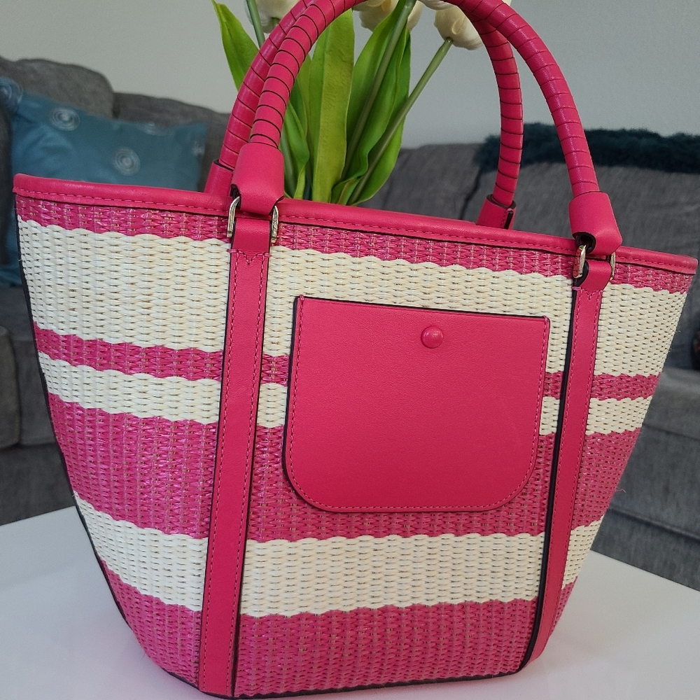 Like New - Kate Spade Straw Satchel  w/crossbody strap - Picture 4 of 16